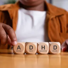 Ile kosztują leki na ADHD? Ceny, refundacja i wiek pacjenta
