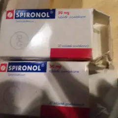 Dwie paczki leku Spironol 50 mg, stosowanego m.in. na nadciśnienie i obrzęki.