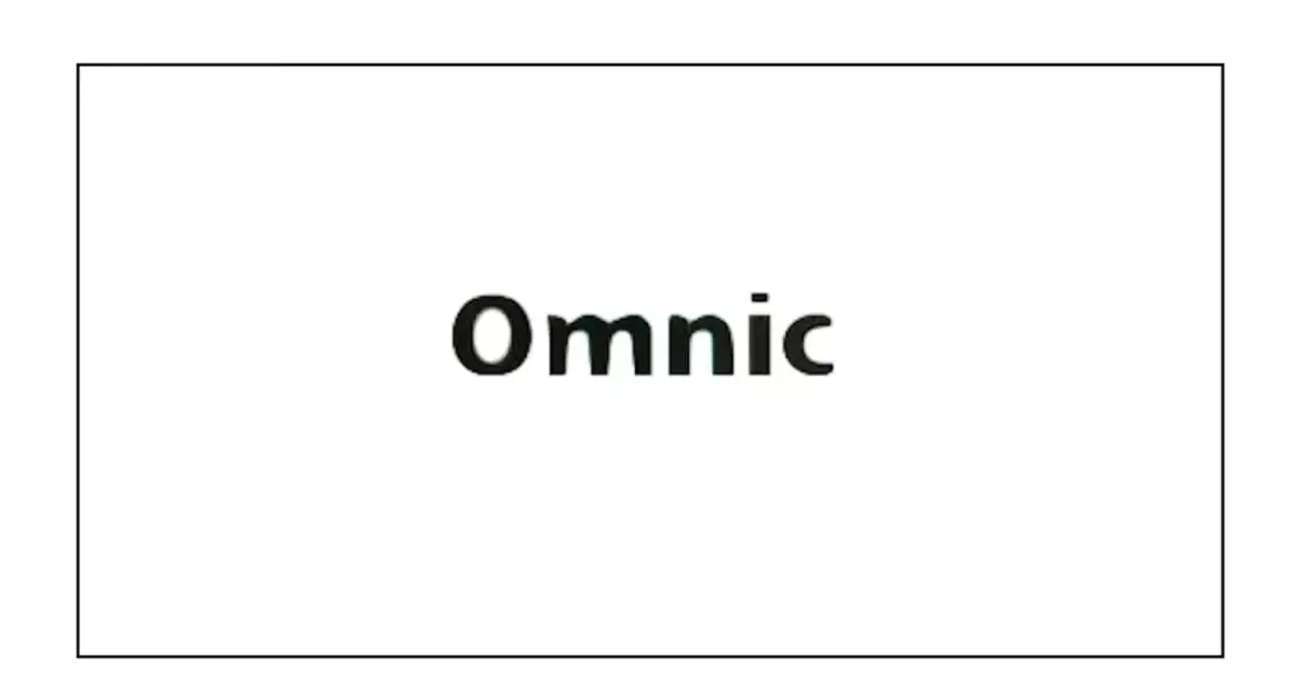 Czarny napis "Omnic" na białym tle.
